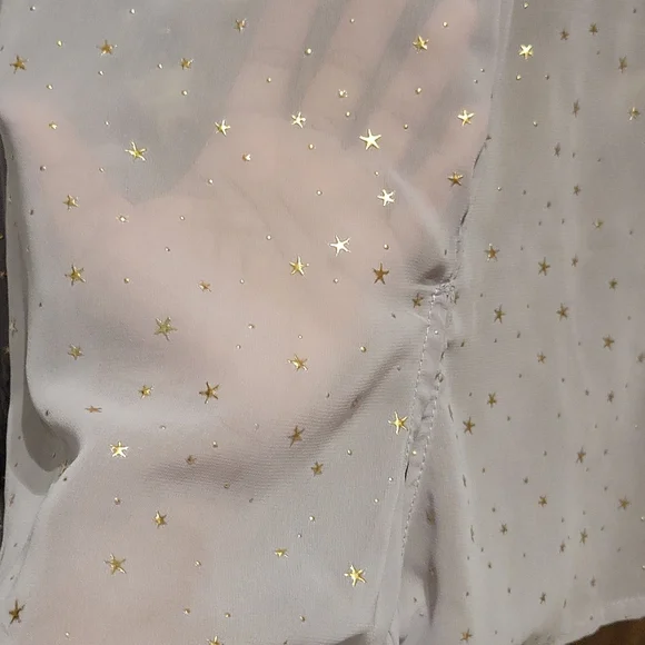 Long Sleeve Grey & Gold super sheer Top. Sz. XXL but fits more like a Lrg/New - Picture 5 of 5